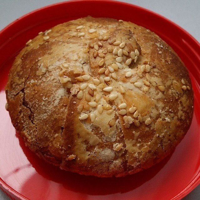 Слоёная выпечка heong peah с начинкой