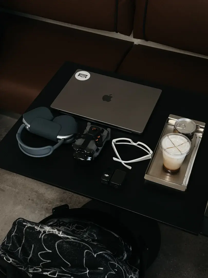 PETROV DESK