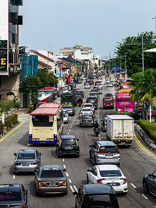 Уличное движение на Penang Road в Джорджтауне