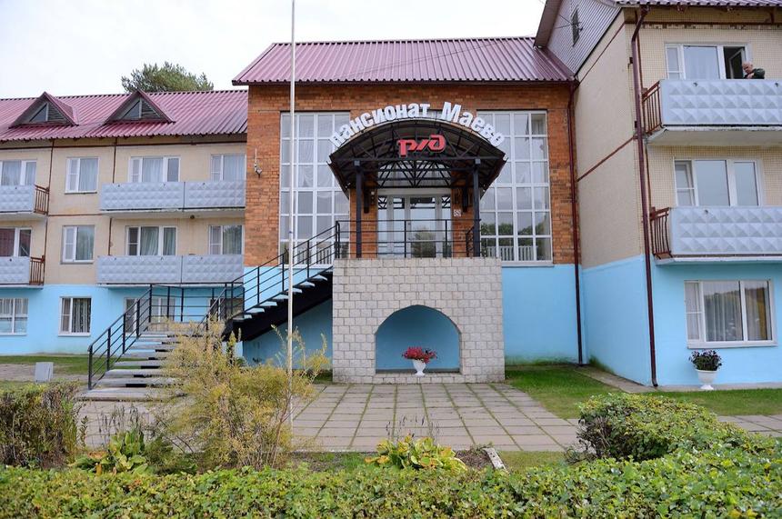 Вход в главный корпус пансионата