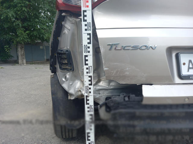 Повреждение задней панели Hyundai Tucson