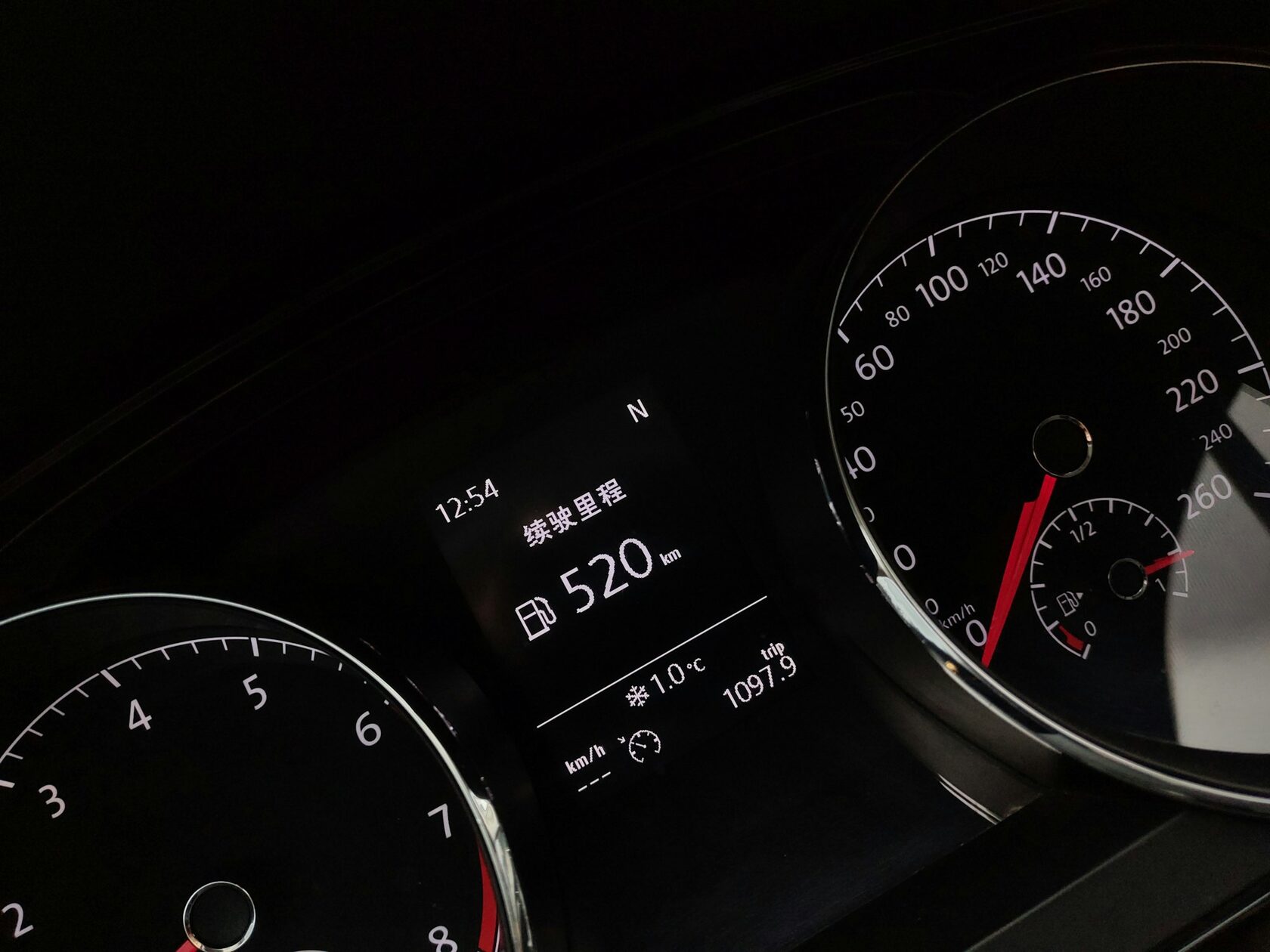 Volkswagen Lavida китайской сборки, вид спереди сбоку
