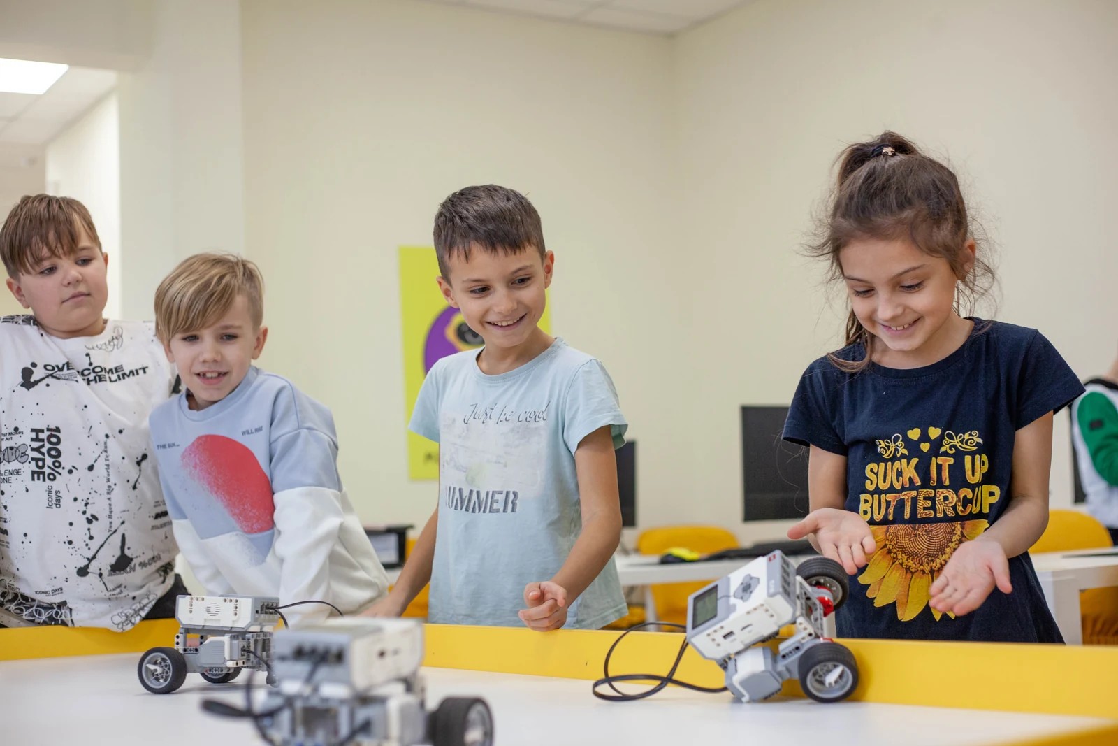 Ученики «Инжинириум» испытывают собранных LEGO-роботов