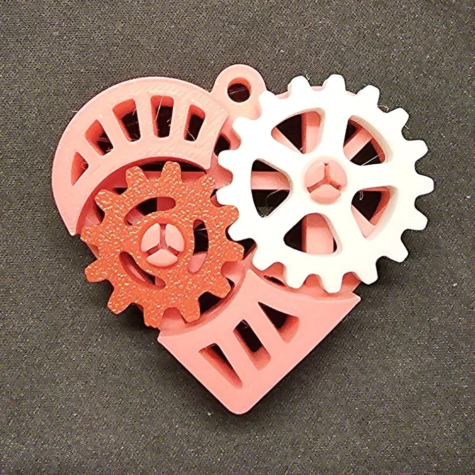 Сердце с шестернями — работа инклюзивной 3D-мастерской