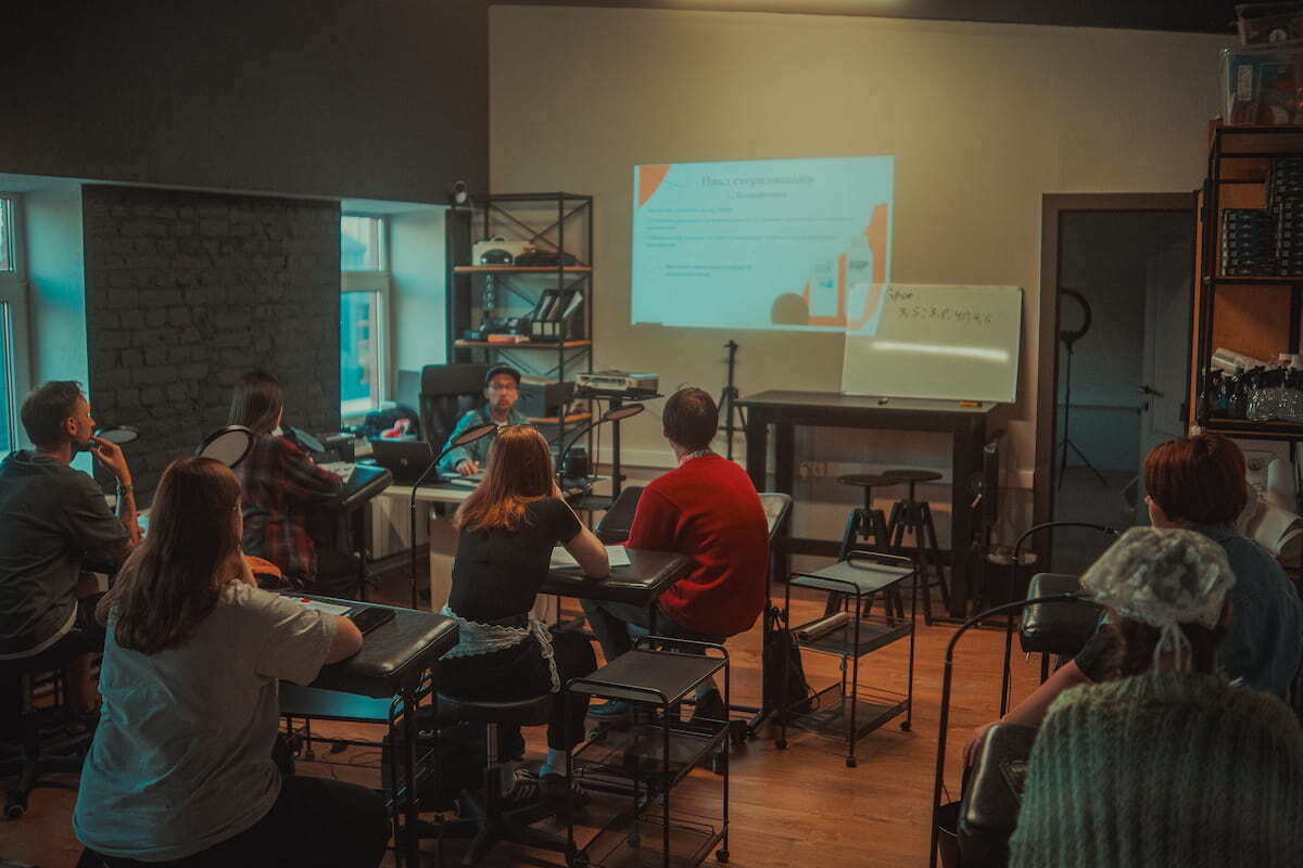 Занятие в школе Тату Академия