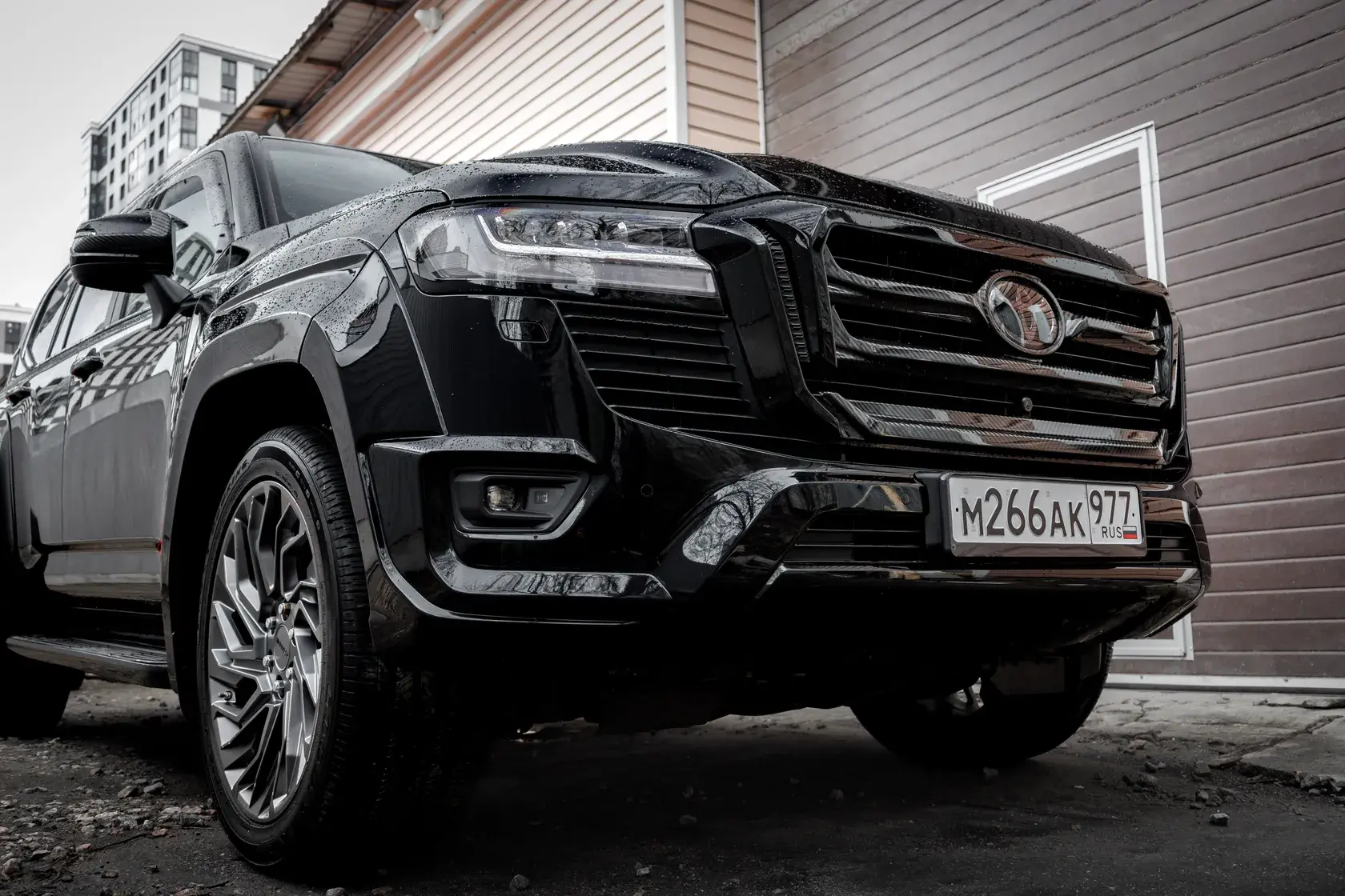 Toyota Land Cruiser 300 — проект Legend Auto