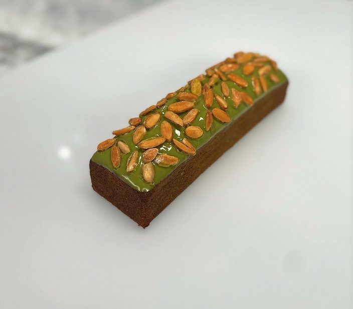 Медовый кекс с чаем матча