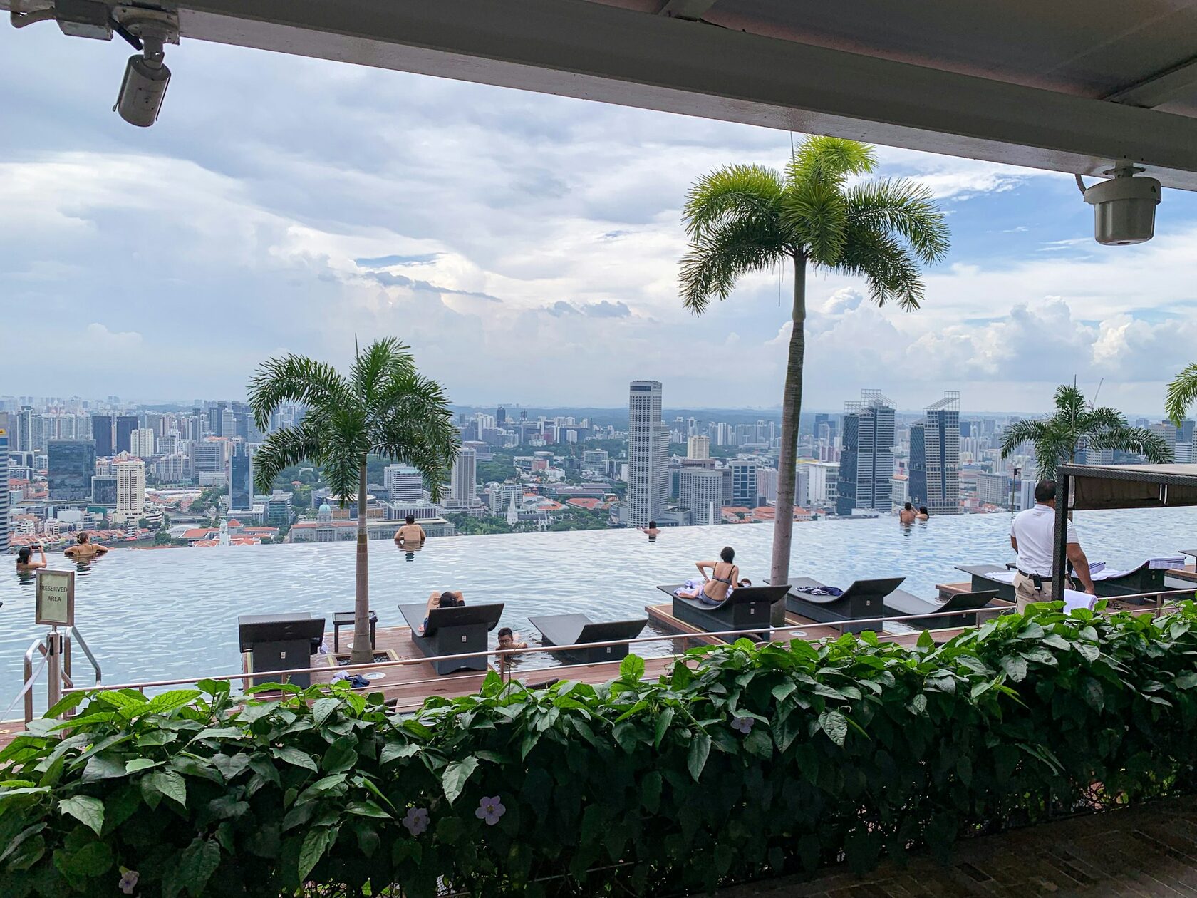 Бассейн на крыше Marina Bay Sands