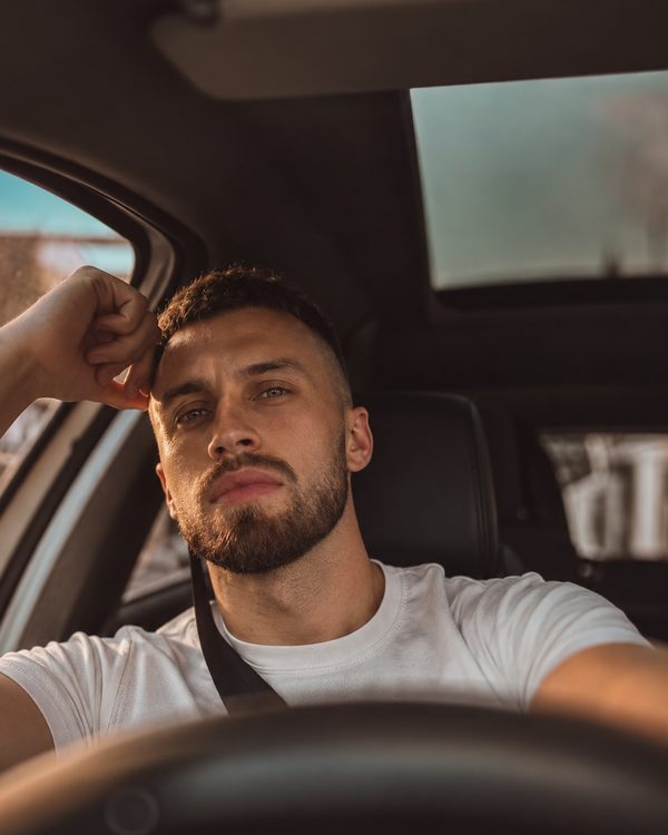 ИИ-аватар в машине
