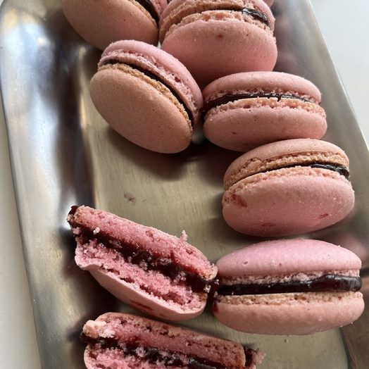 Макарон смородина с малиной ученицы Марины Ерёминой