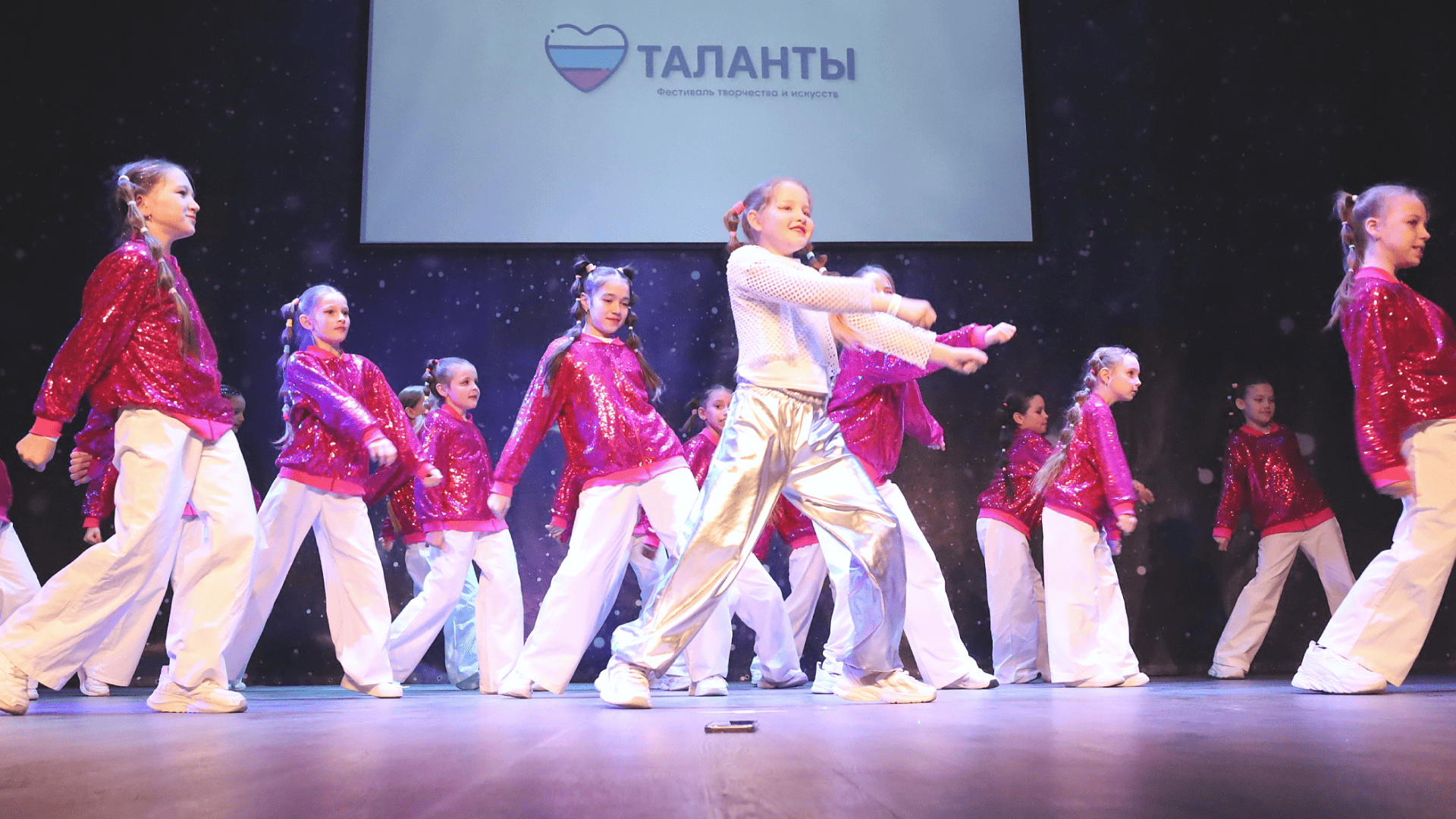 Памятник тульскому прянику и городская площадь в Туле