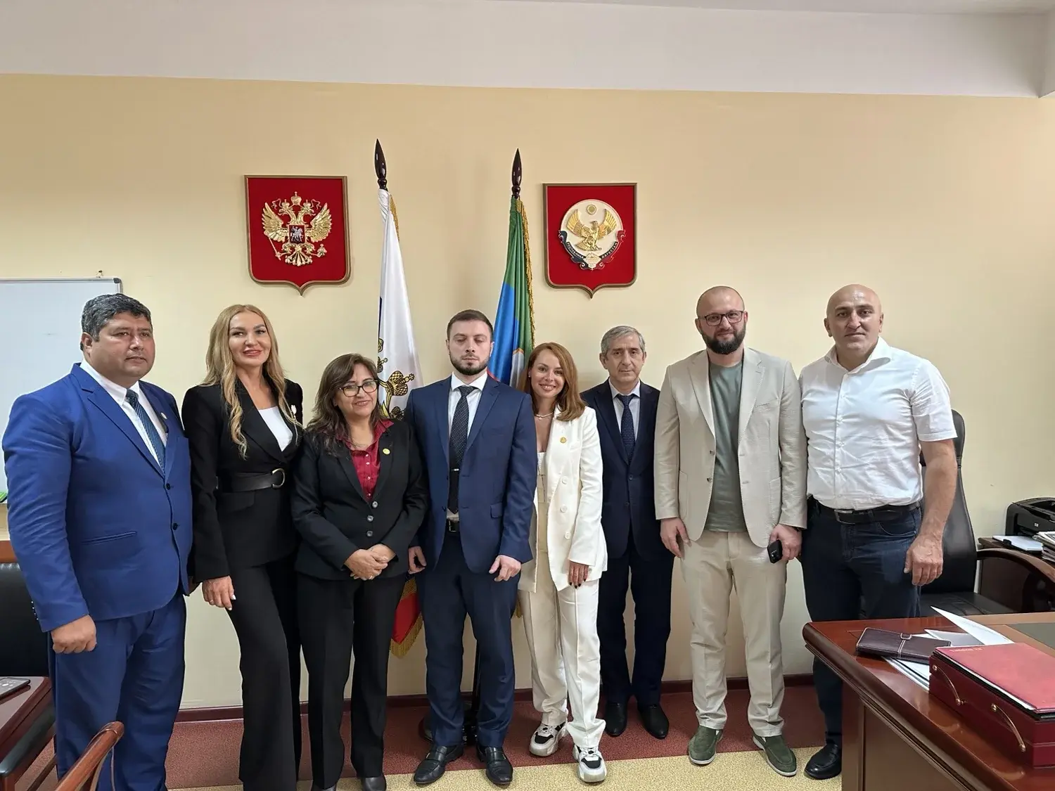 Участники деловой встречи в Дагестане
