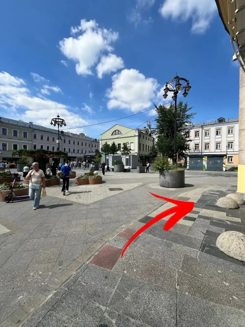 Как пройти от метро «Новокузнецкая» в ДарКлиник, шаг 1