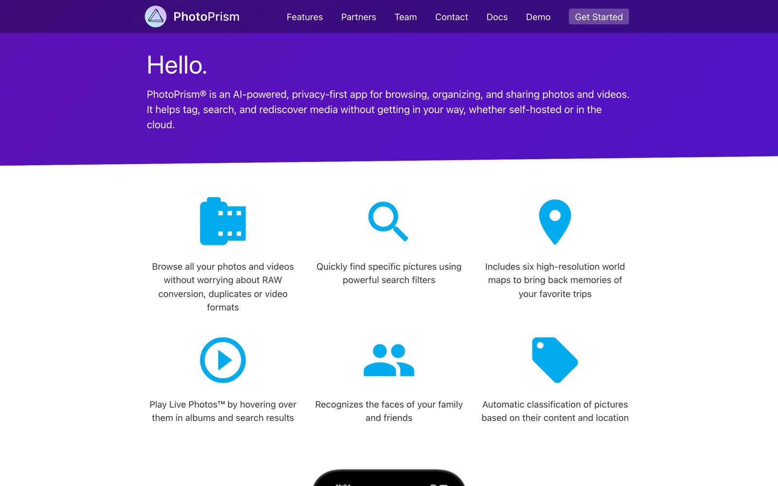 PhotoPrism homepage screenshot: AI-powered, privacy-first app for browsing and organizing photos