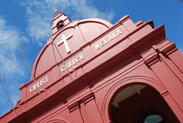 Красный фасад церкви Christ Church в Малакке