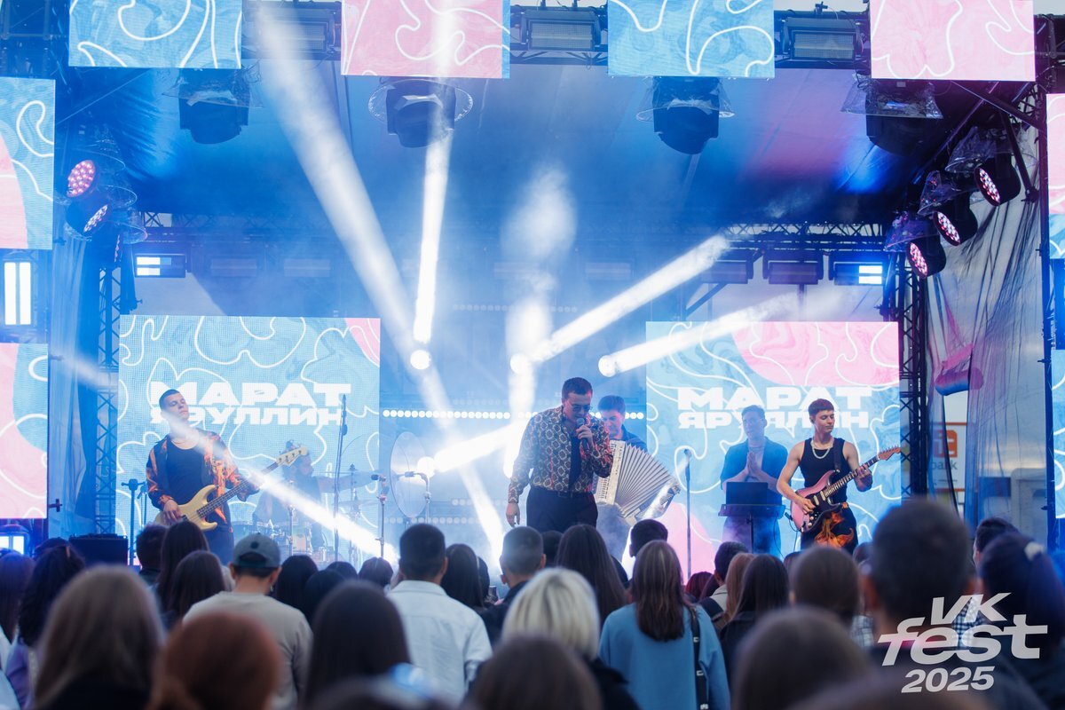 Татарская сцена «Идель» с экранами на VK Fest