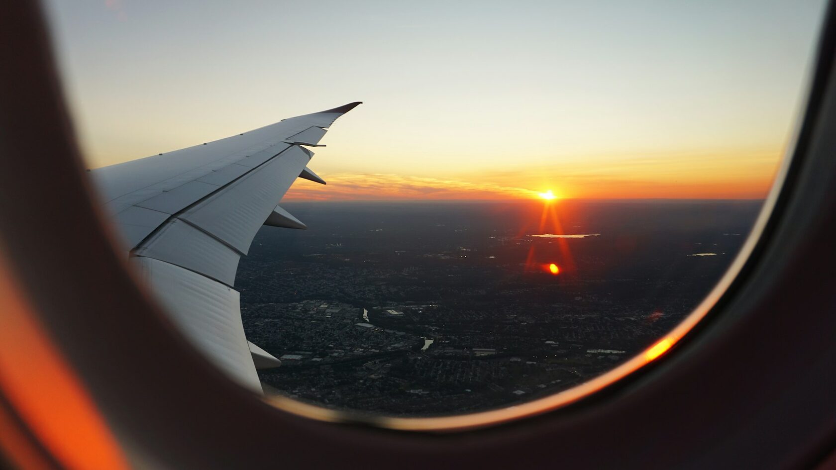 Seat next to the airplane window