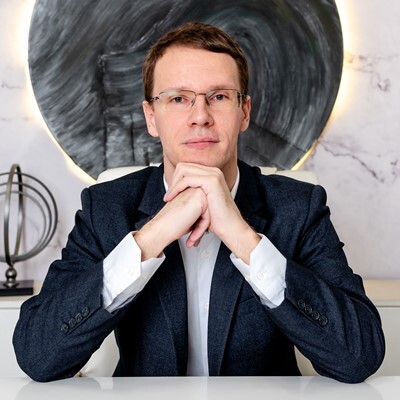 Максим Захаров