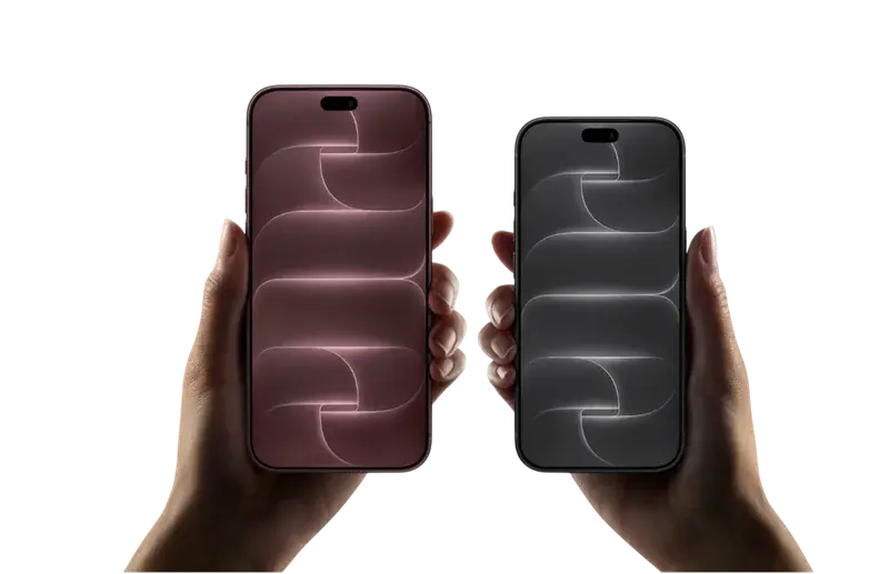 iPhone 18 Pro Max в руке, экран с системным фоном