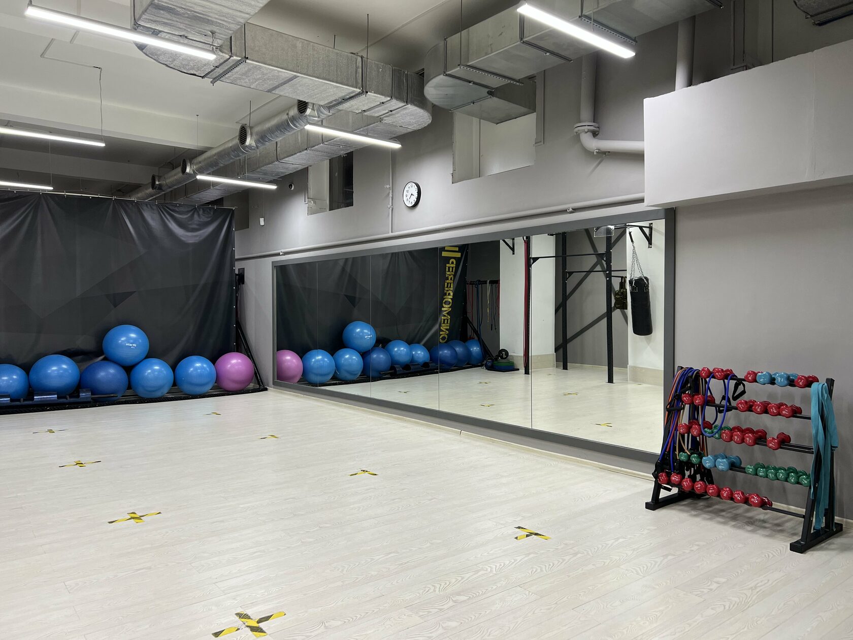 Фитнес октябрьское поле