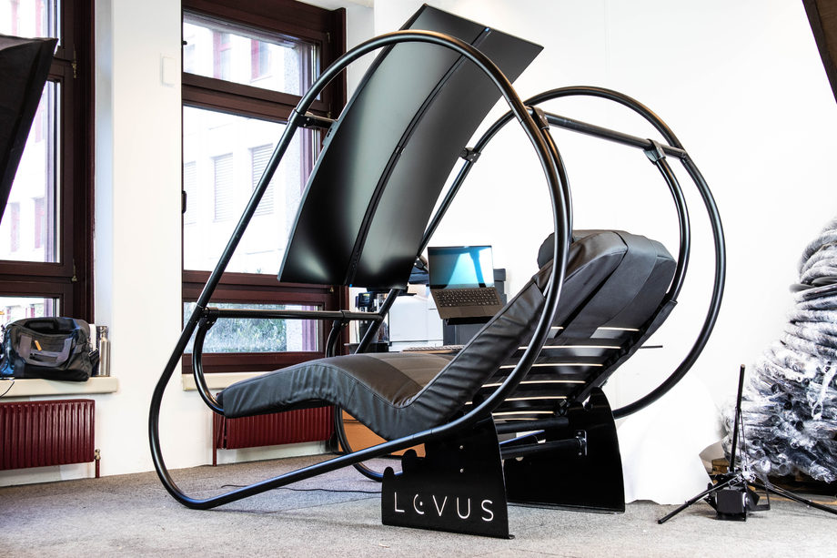 Levus Zero Gravity Workstation, Reclining Computer Chair With Monitor Mountain