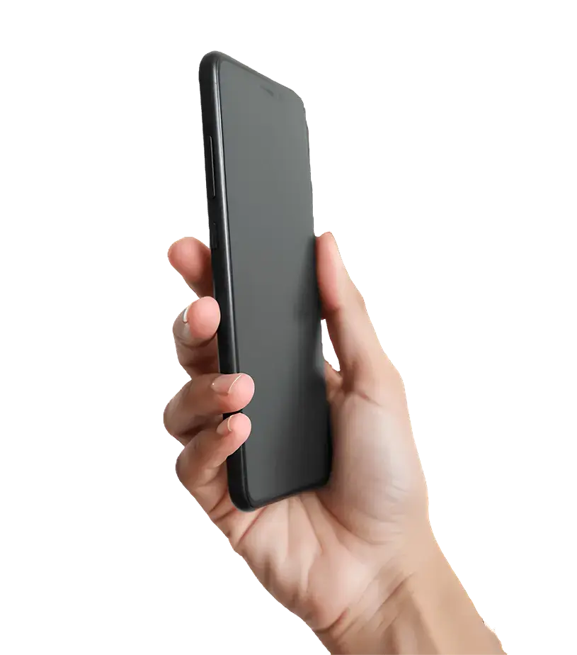 Рука держит смартфон — поддержка 24/7 и помощь с маршрутом