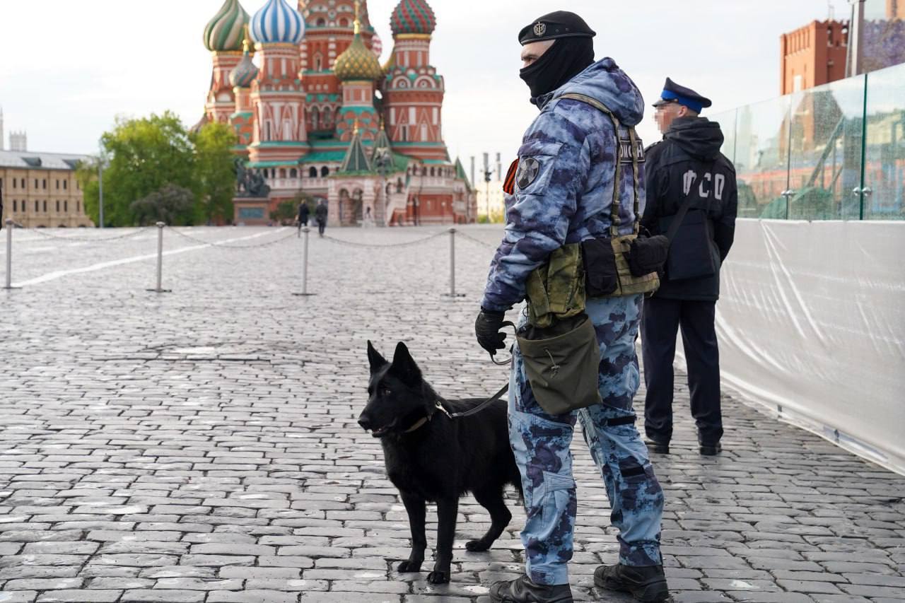 Кинолог ОМОН