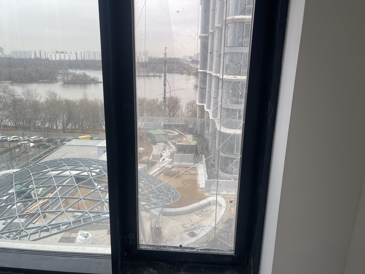 Трещина стеклопакета