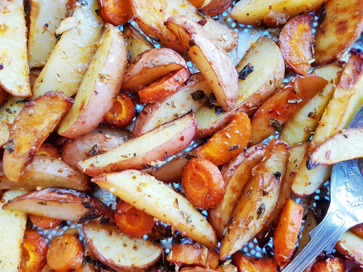 Как приготовить картошку по-деревенски с хрустящей корочкой