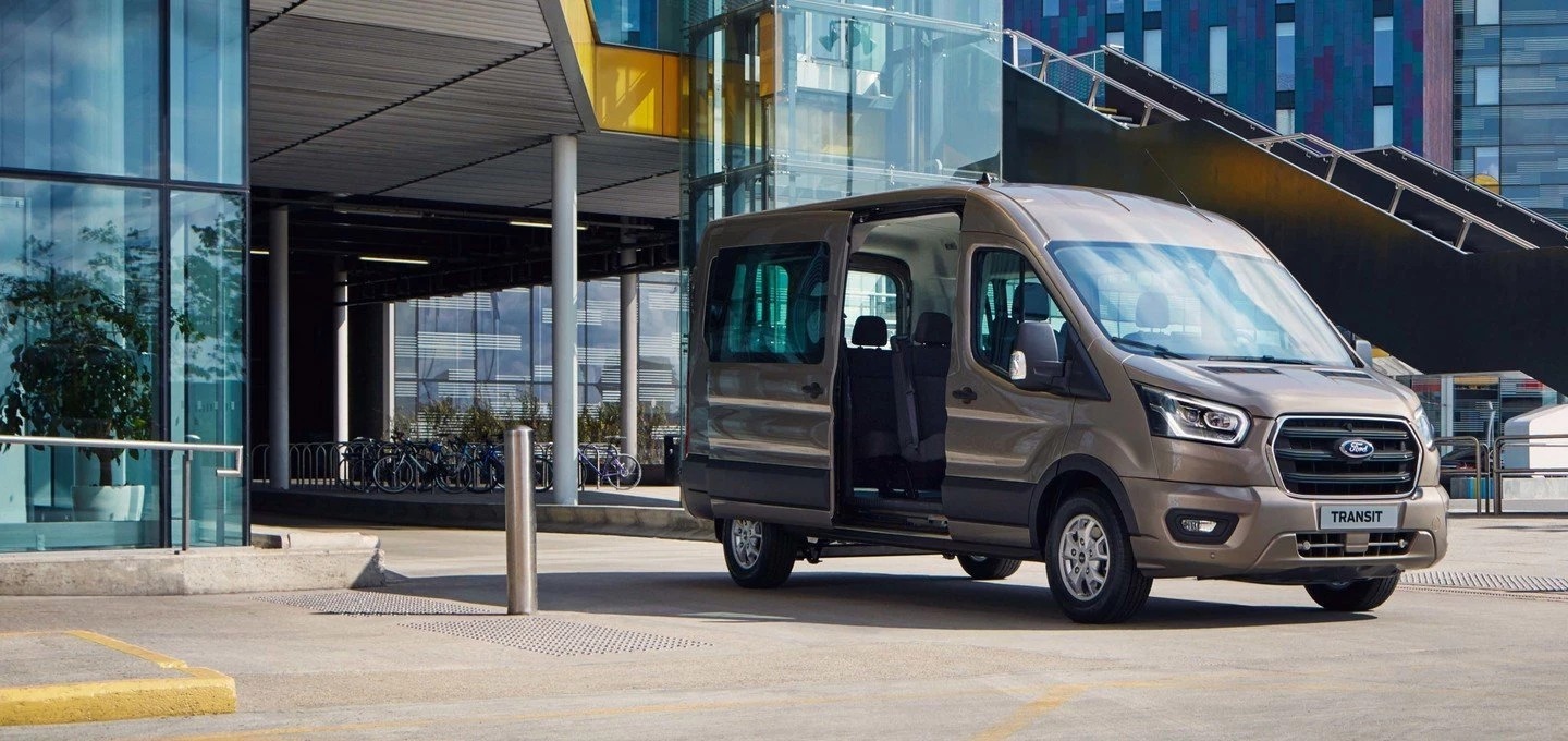 Транзит комби. Ford Transit 2021. Форд Транзит Комби м1. Форд Транзит Комби 8+1. Форд Транзит фургон 2021.