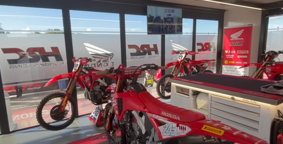 Что внутри у командных грузовиков HRC Honda?