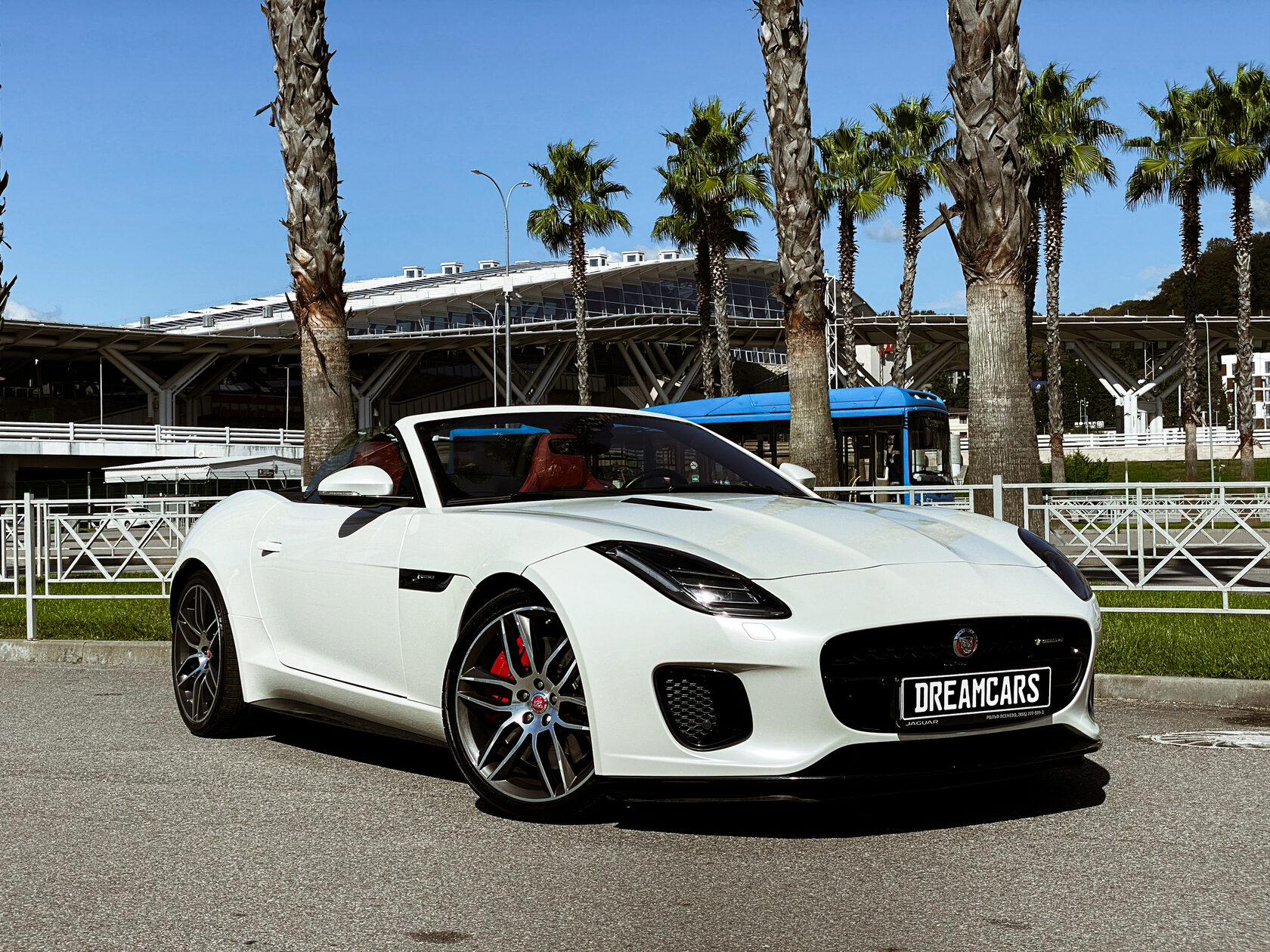 Аренда Jaguar F-type Cabrio, прокат автомобилей Jaguar F-type Cabrio в Сочи  - MoscowDreamCars