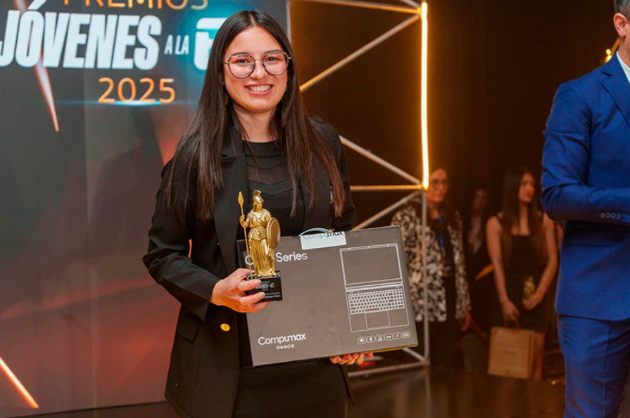 Unicentralista obtiene el mejor promedio de Jóvenes a la E