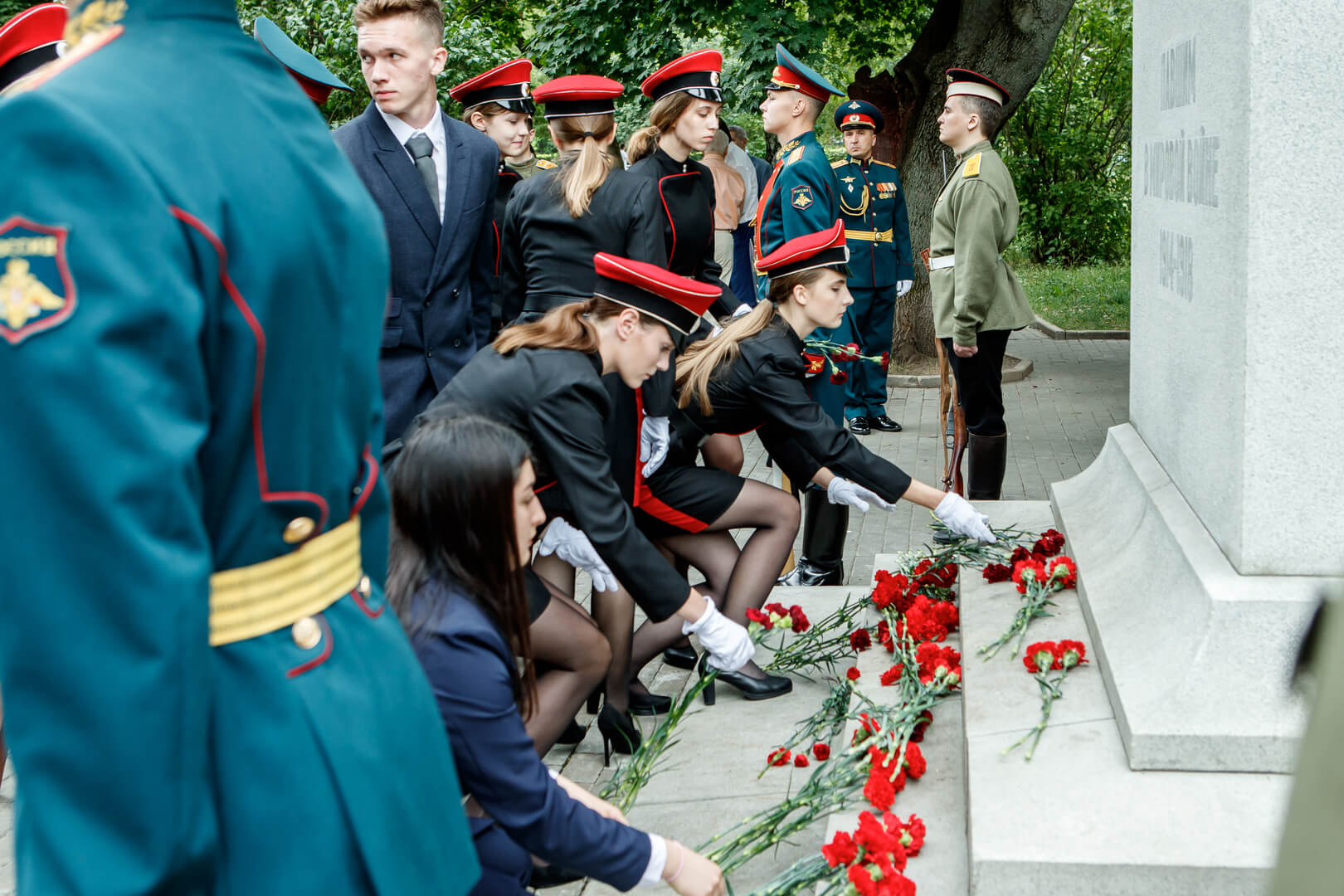 мероприятия возложения цветов к памятнику. мероприятия возложения цветов к памятнику. мероприятия возложения цветов к памятнику. мероприятия возложения цветов к памятнику. возложение венков 2023 верхняя пышма.
