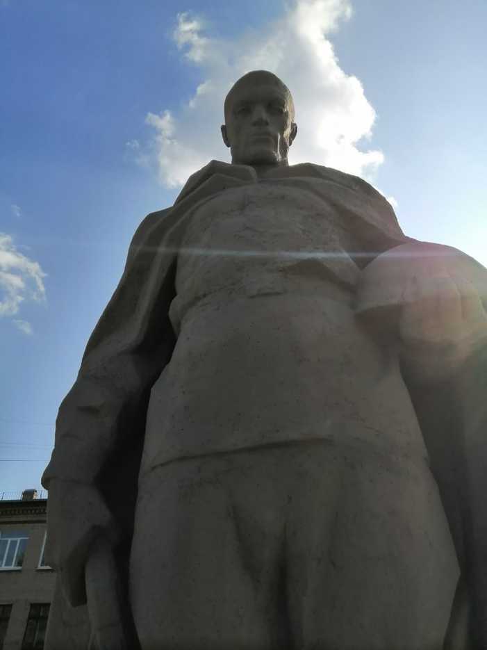 Скульптура неизвестному солдату, г. Полевской, Сентябрь 2019 г. — фото 19