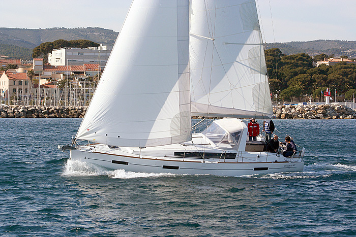 Парусная яхта Beneteau Oceanis 41 — особая каста