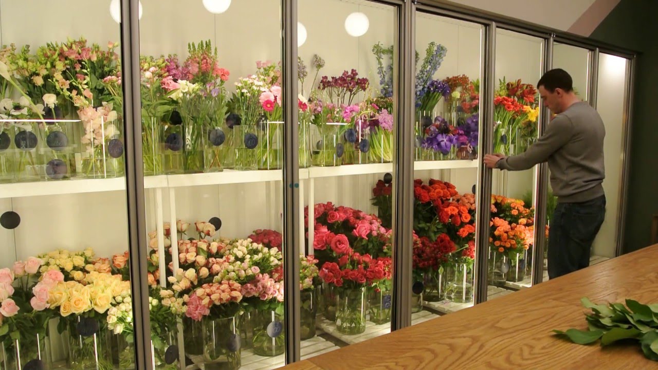Как создать цветочную витрину-холодильник, которая работает на продажи магазина - Posiflora