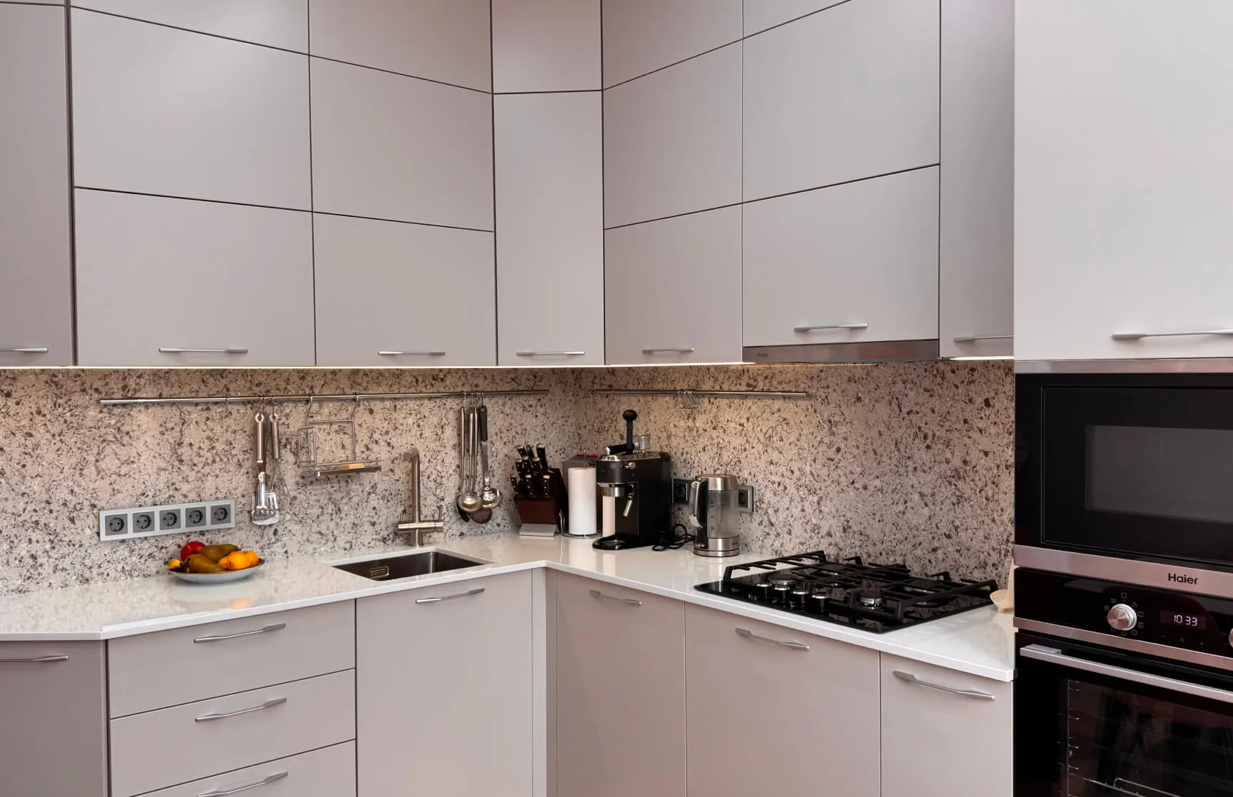 Современная кухня в цвете Серый Кашемир фото 1