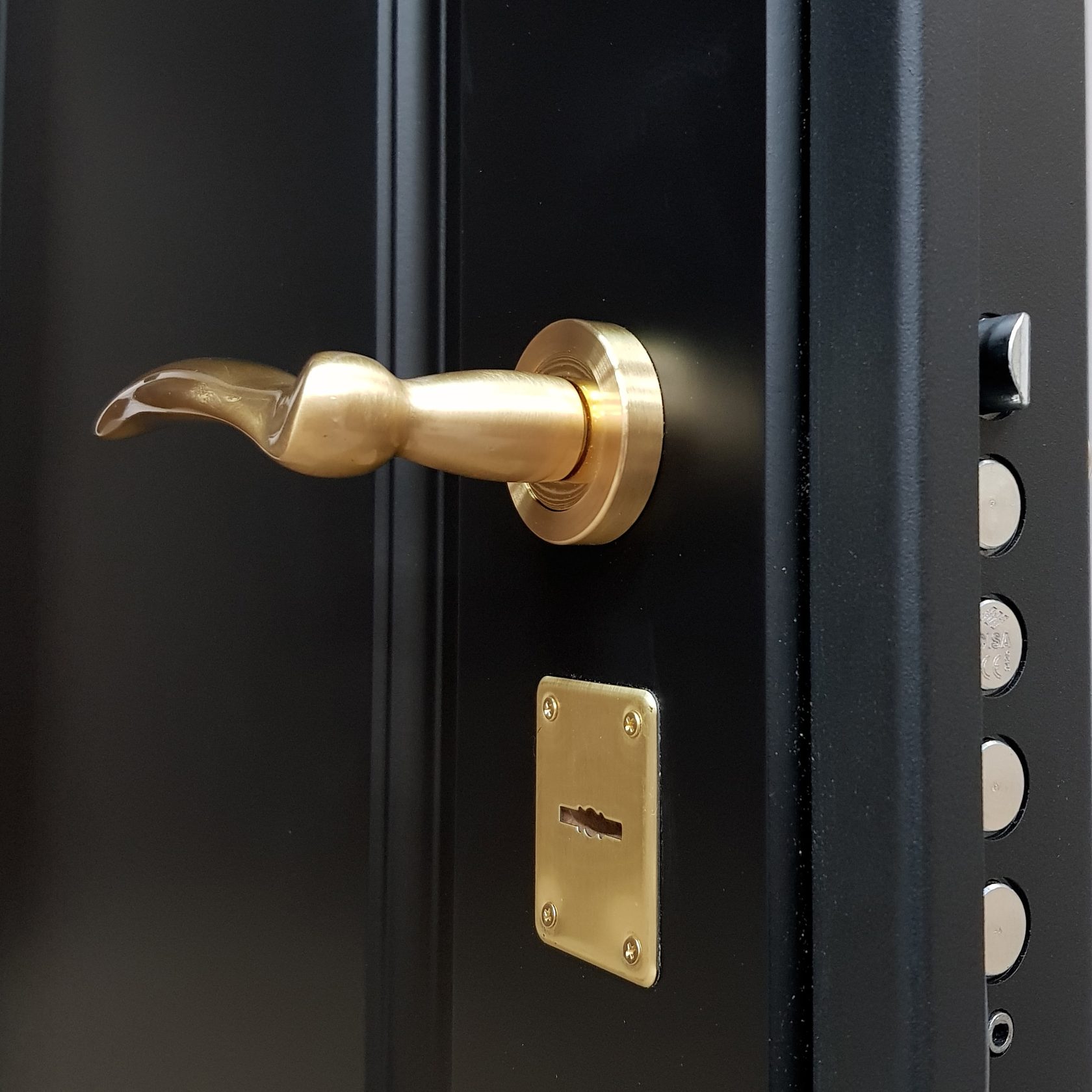 Эмаль или Крашеные панели