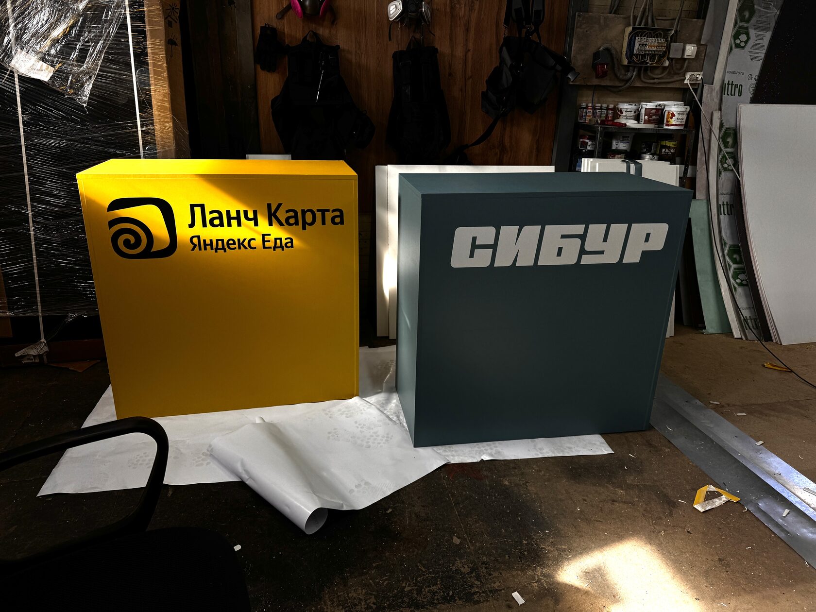 Бренд-стойки MARGARET GROUP