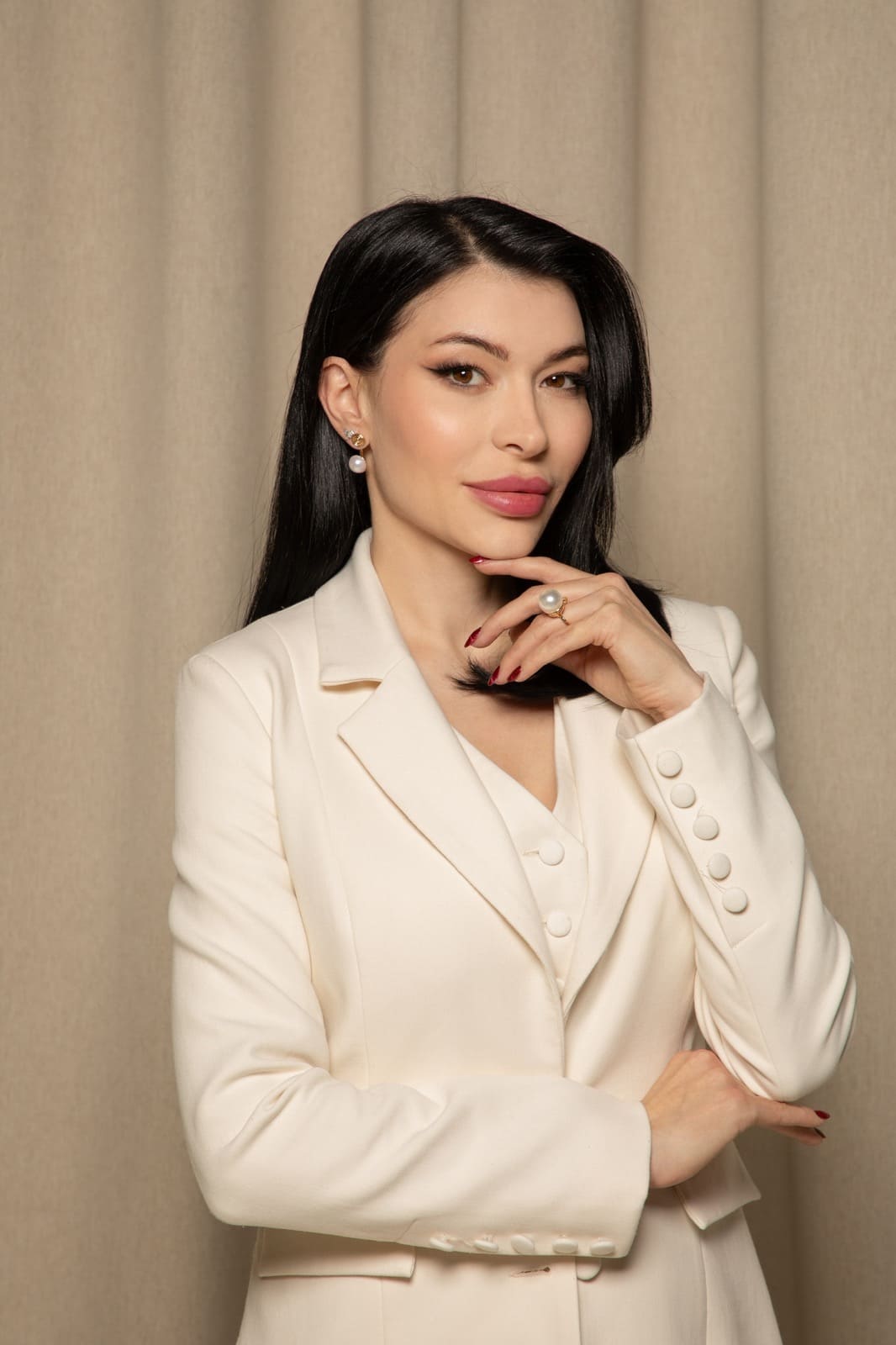 Гергана Златева на корицата на списание 
