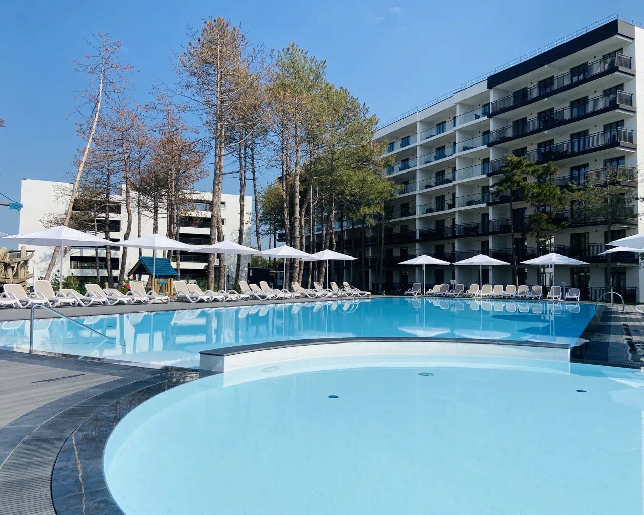 Бассейн и сервис