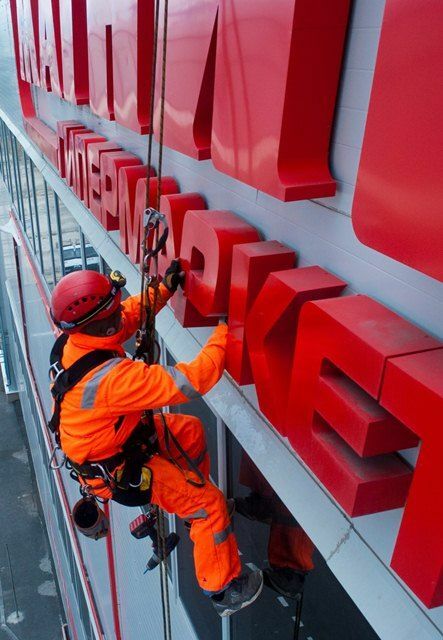 Монтаж и демонтаж вывесок