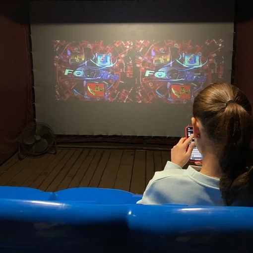 4D кинотеатр - это система стереопроекции, динамических кресел и спецэффектов.