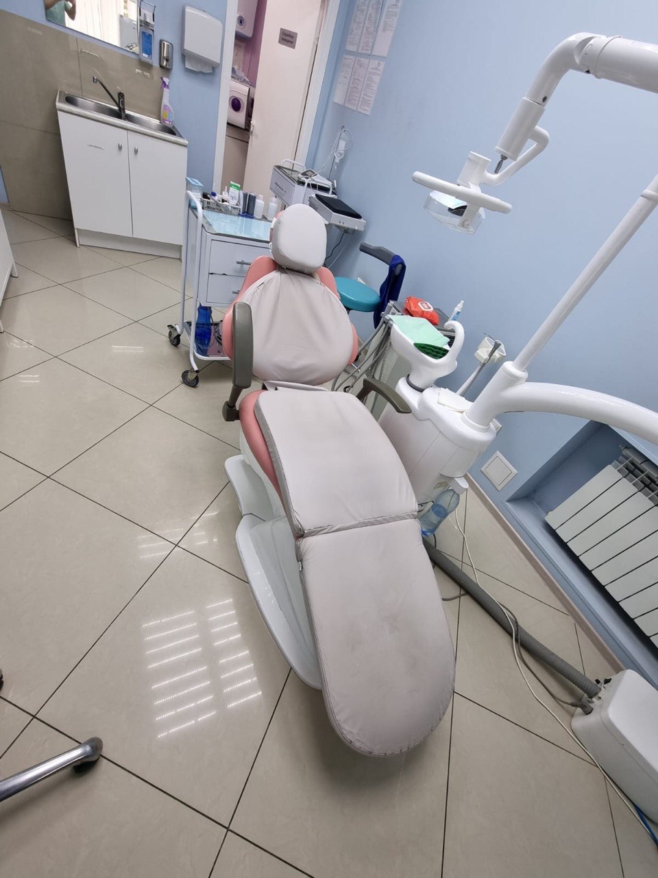 Стоматологическая установка Legrin 515 в клинике УЗубного в Санкт-Петербурге до установки Topper Med Exclusive