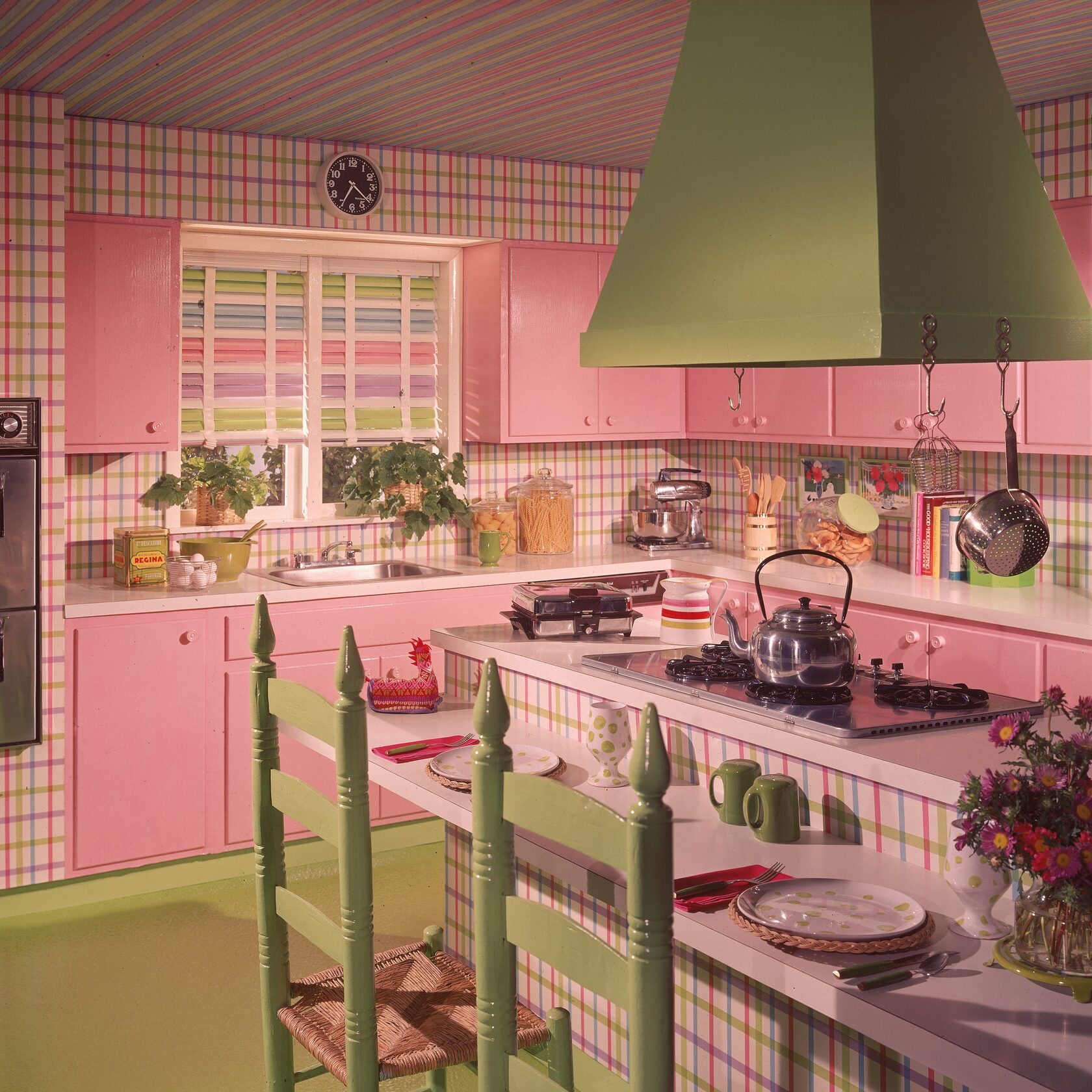 Розовая кухня 1950-х годов