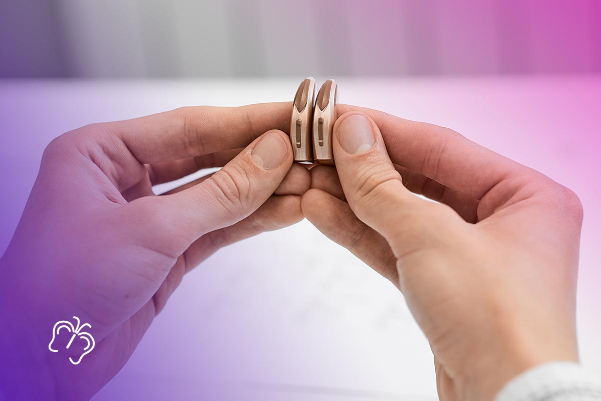 два слуховых аппарата