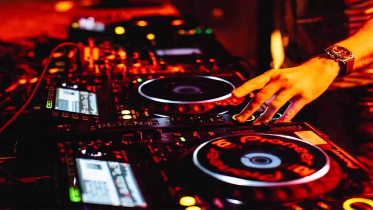 Диджей и саксофонист. Диджей фон. Диджей в ночном клубе. Dj instrumental music. Dj instrumental music.