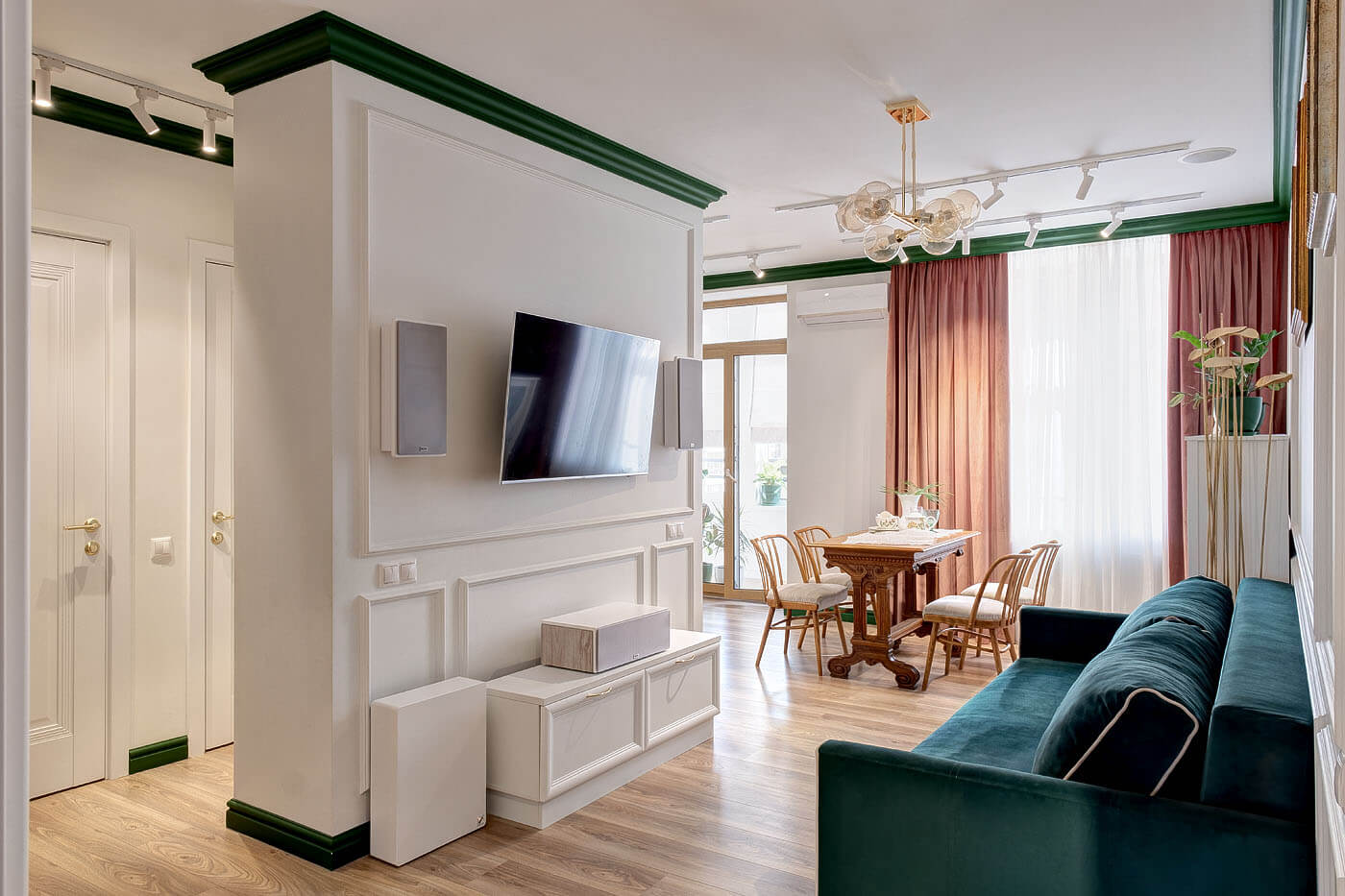 Опалиха - Дизайн интерьера гостиная, диван, комод, телевизор, шкаф-витрина