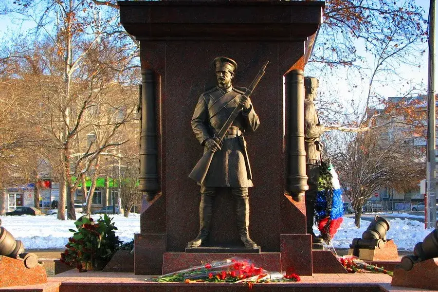 Памятник «Народному ополчению всех времён»